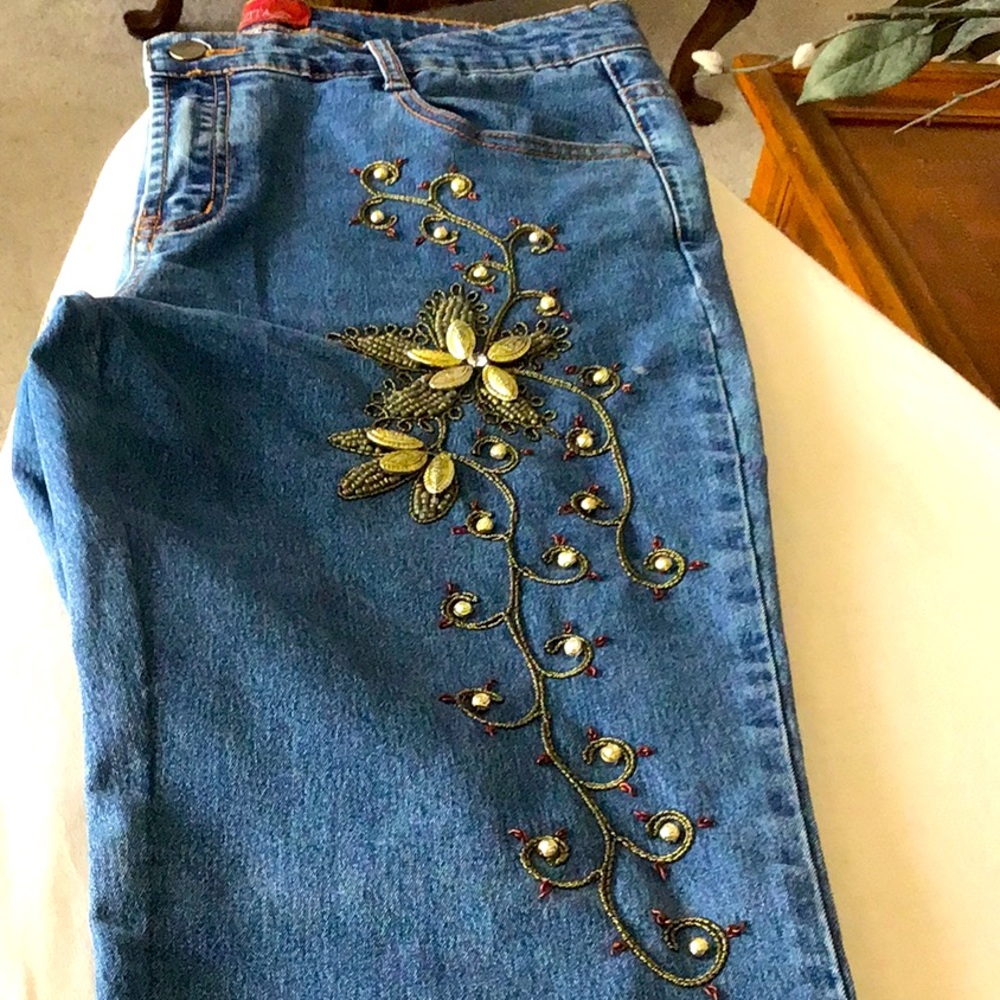 Beautiful Retro jeans with gold design